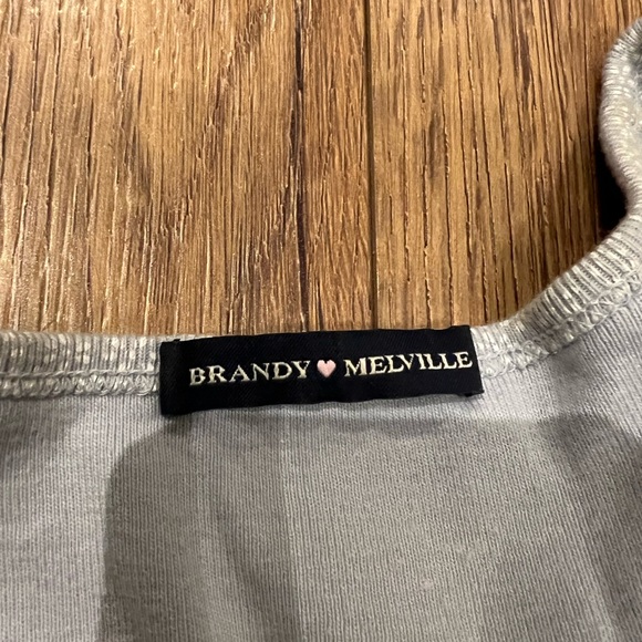 Brandy Melville tshirt - Picture 2 of 4
